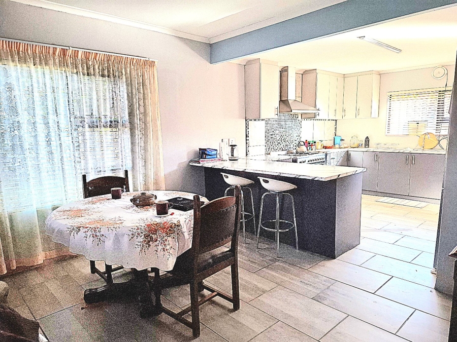 4 Bedroom Property for Sale in Sunkist Estate Western Cape
